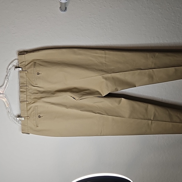 LL Bean Classic Fit Chinos size 42x32 - Picture 6 of 9